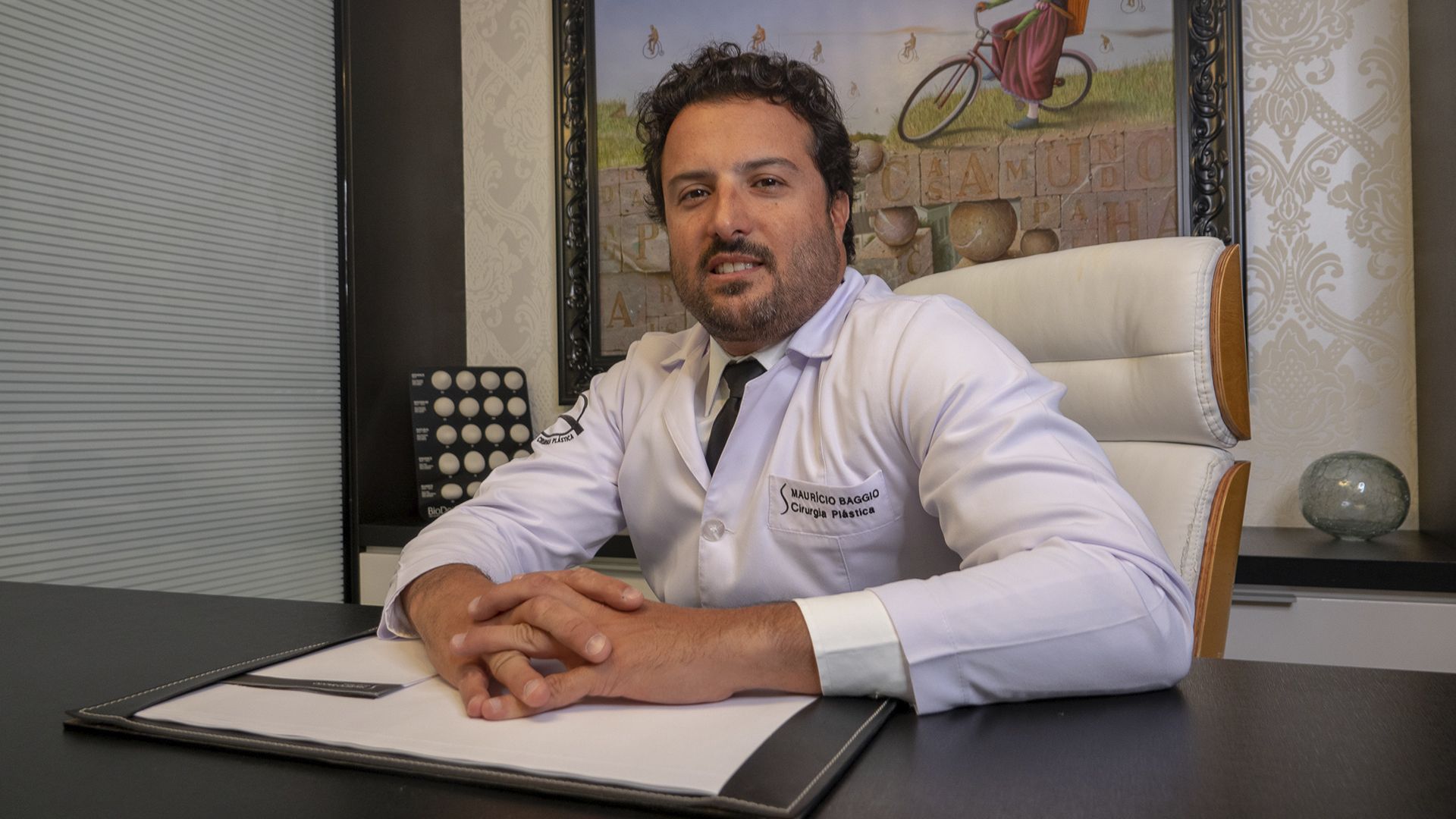 Dr Mauricio Baggio em seu consultório´