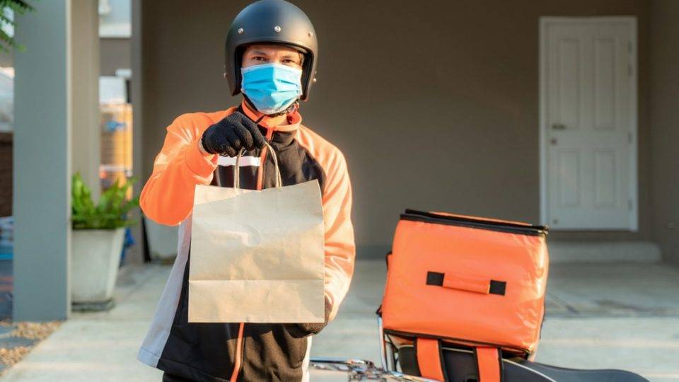 Aplicativos de delivery dobram gorjetas e doam cestas básicas a afetados pelo coronavírus delivery aplicativos