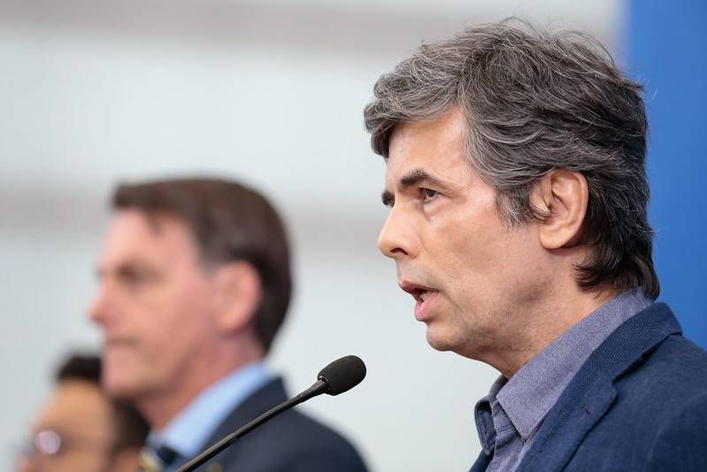 Secretários estaduais rejeitam novas diretrizes de isolamento social do Ministério da Saúde Isolamento Social: Ministério da Saúde, Nelson Teich
