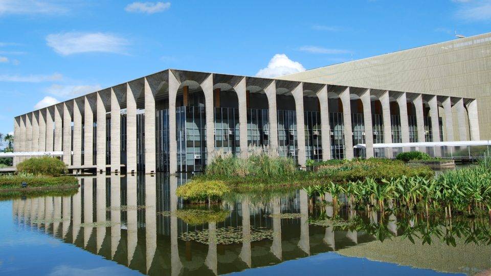 Itamaraty escolhe organizadora do concurso para diplomata O cargo exige nível superior em qualquer área e tem vencimento inicial de R$ 19,1 mil