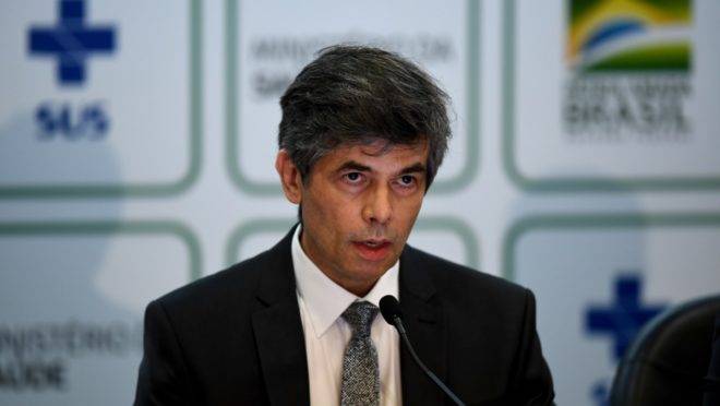 Nelson Teich fez rápido pronunciamento para comunicar sua demissão do Ministério da Saúde