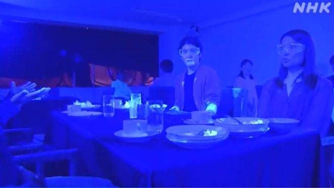 Experimento no Japão mostra como os vírus e outros micro-organismos se disseminam em ambientes como restaurantes
