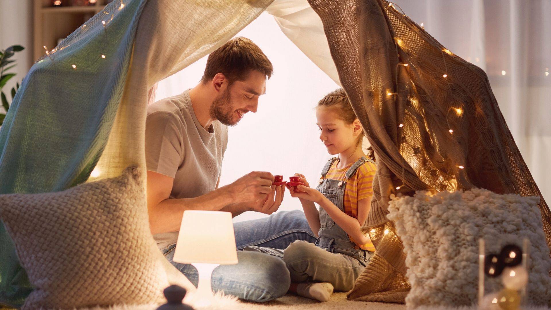 Dê um tempo nos eletrônicos, resgate brincadeiras de sua própria infância e garanta uma maior interação da família toda.