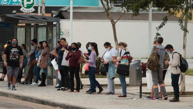 Movimento em Curitiba durante a epidemia de Covid-19