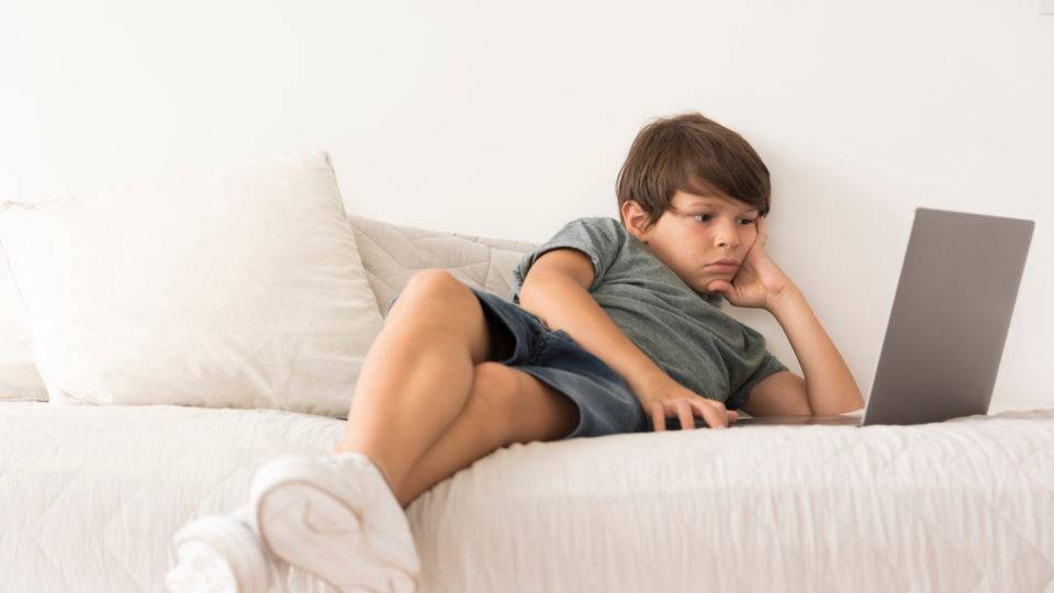 Ensino a distância ou Ensino Remoto Emergencial? Ensino a distância ou Ensino Remoto Emergencial?