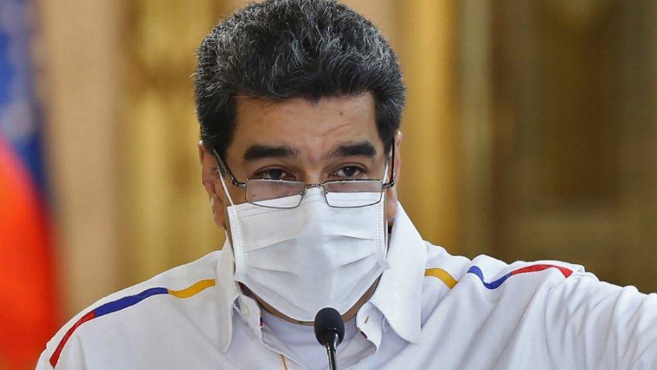 Cinco navios iranianos transportam combustível para Venezuela e provocam tensões com EUA O ditador venezuelano Nicolás Maduro