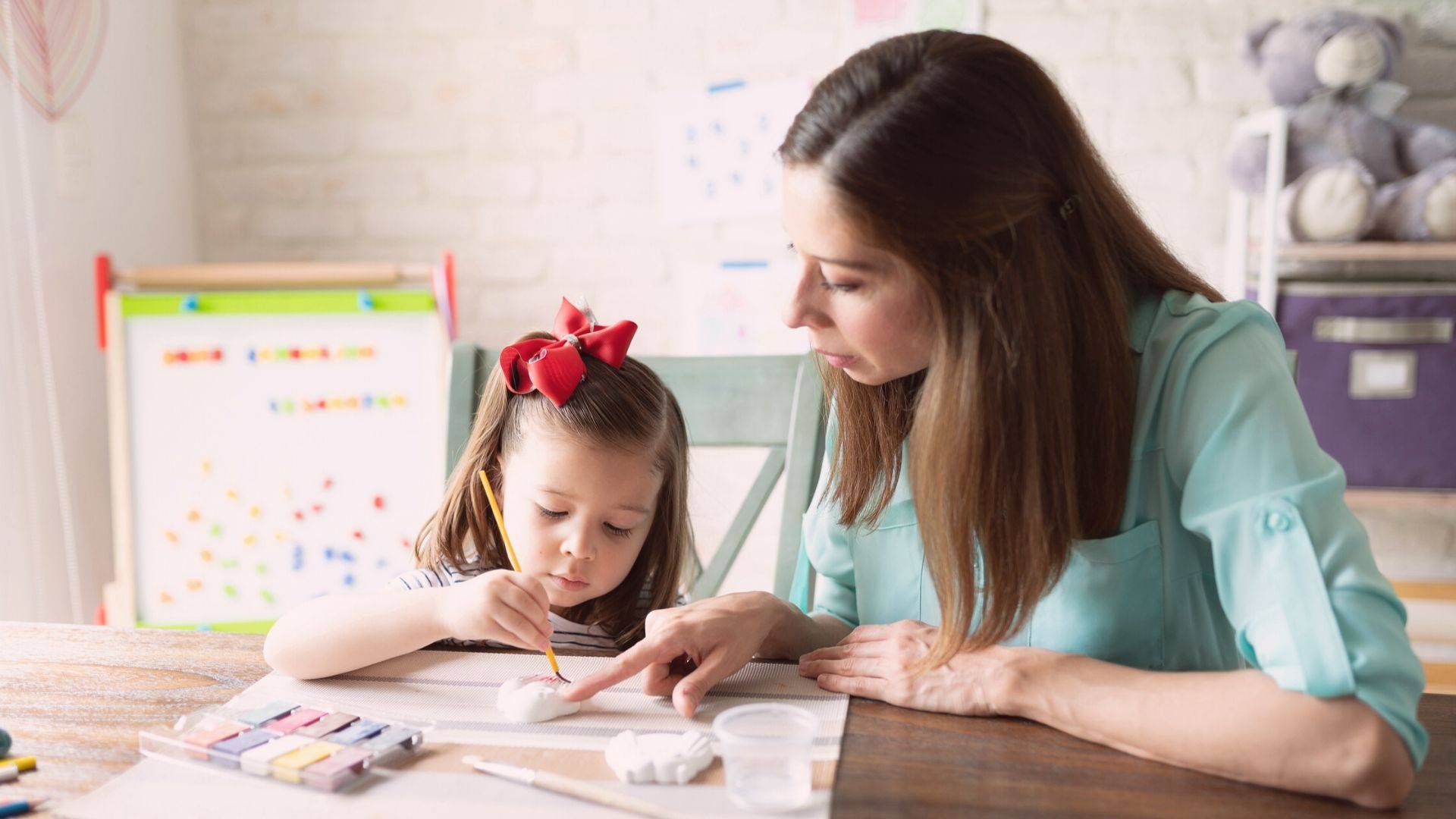 Especialista em educação e famílias adeptas ao homeschooling dão dicas para ajudar os pais durante a quarentena.