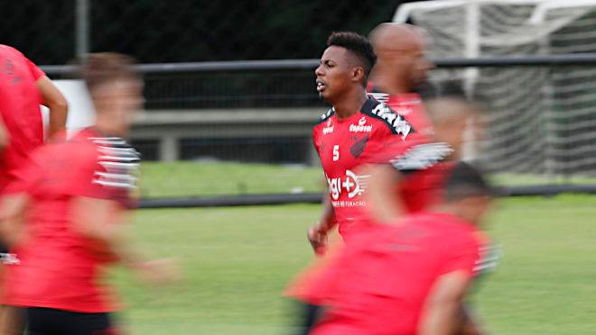 Wellington se tornou uma das referências do Furacão.