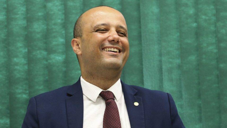 Vitor Hugo diz que mudança de líder se dá por “conformação de forças” políticas Deputado Vitor Hugo (PSL-GO)