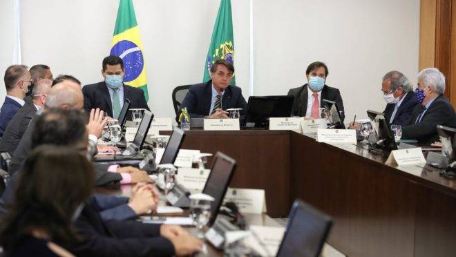 Em videoconferência, Bolsonaro pediu aos governadores de estados apoio ao veto que congela salários de servidores públicos.