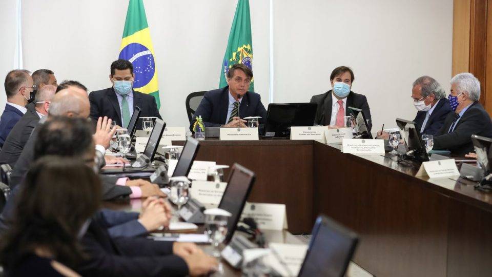 Em videoconferência, Bolsonaro pediu aos governadores de estados apoio ao veto que congela salários de servidores públicos.