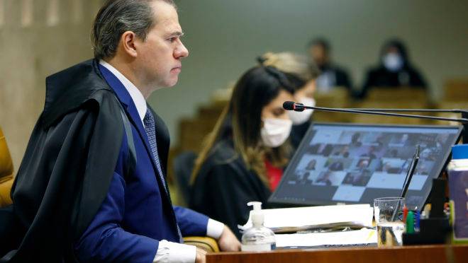 Maioria do STF votou para restringir alcance de medida que livra agentes públicos de processos na pandemia.