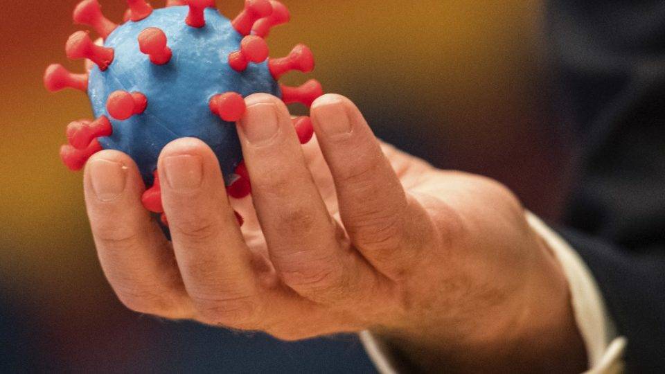Brasil tem 22 mil mortos por Covid-19; casos se aproximam de 350 mil Brasil tem 22 mil mortos por Covid-19; casos se aproximam de 350 mil