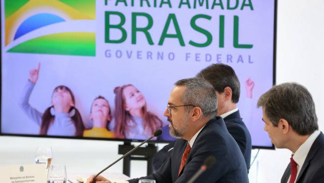 Reunião do presidente Jair Bolsonaro com ministros em 22 de abril de 2020. Segundo o ex-ministro Sergio Moro, vídeo do encontro teria provas de que presidente tentou interferir na Polícia Federal. Na foto, o ministro da Educação, Abraham Weintraub.
