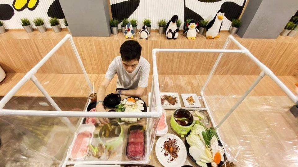 Restaurante Penguin, na Tailândia.