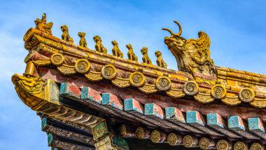 China limita arranha-céus, proíbe plágio e quer ser uma potência também na arquitetura Detalhes da Cidade Proibida, na China, representa um dos grandes patrimônios históricos do país asiático, que deve ser ainda mais protegido a partir de agora.
