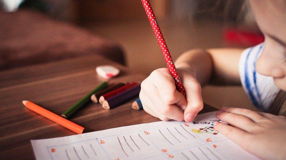 soluções de outros países para a educação em tempos de isolamento