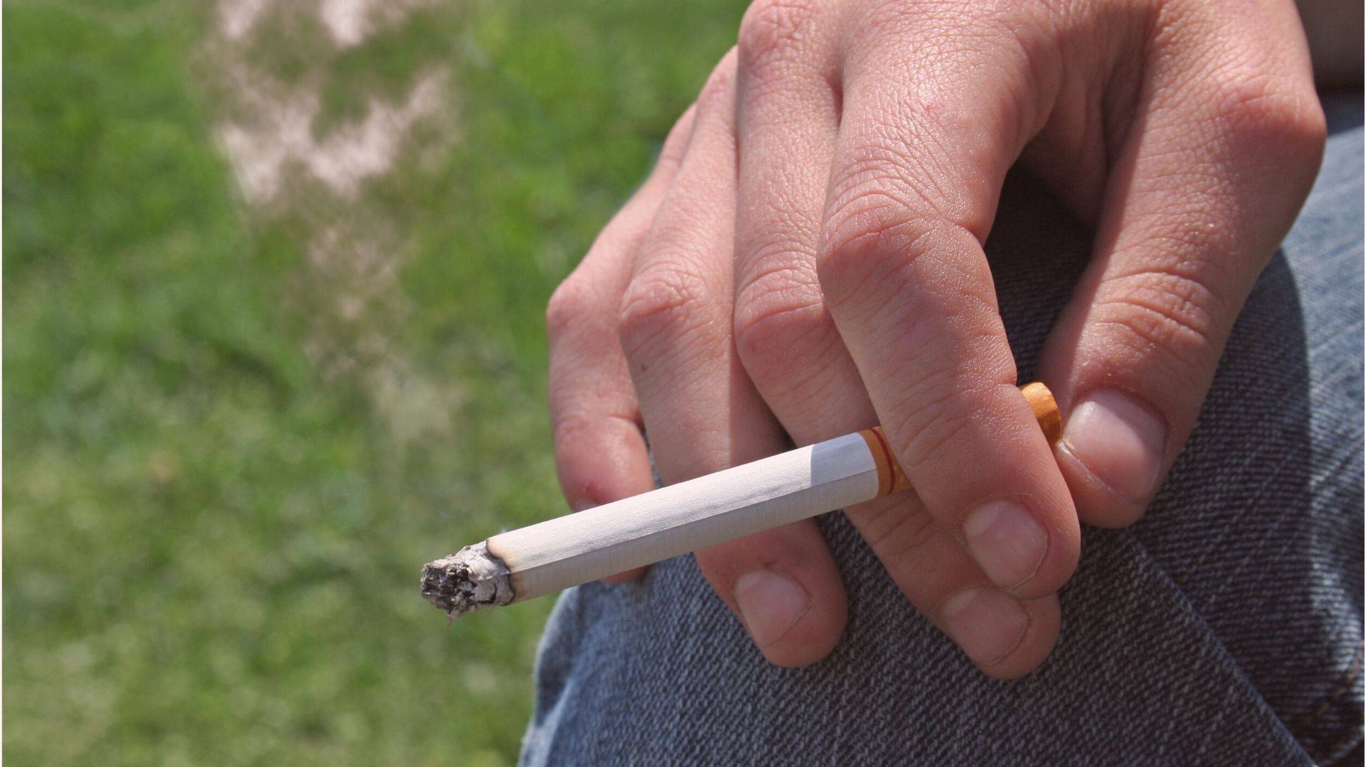 Impacto psicológico da quarentena pode servir de gatilho para que as pessoa continuem, ou até aumentem, o consumo de cigarros.