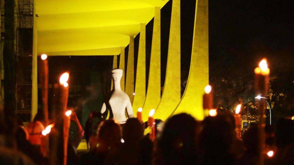 Censura aos homens e à Revolução dos Bichos Grupo pró-bolsonarista 300 do Brasil em frente ao STF (Supremo Tribunal Federal) no dia 30 de maio.