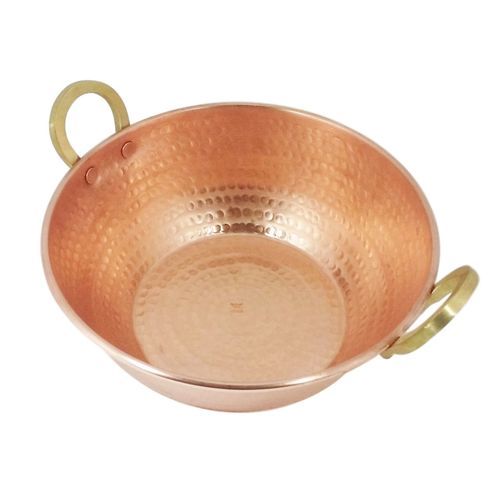 Tacho de cobre com capacidade para 5 litros. Produzido artesanalmente, com material espesso e resistente. Valor: R$ 134,21, na Americanas. Tacho de cobre com capacidade para 5 litros. Produzido artesanalmente, com material espesso e resistente. Valor: R$ 134,21, na Americanas.