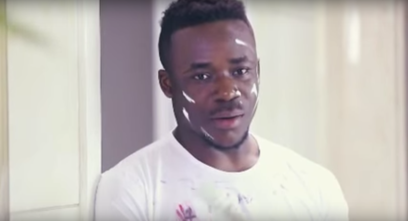 China coleciona casos recentes de racismo explícito. Mas lá ninguém pode protestar Propaganda mostra homem negro sendo “lavado” e virando um chinês. Este é só um caso do racismo explícito da China.