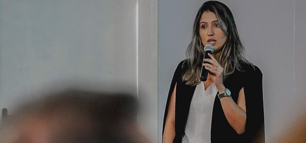 Antes da nomeação, Larissa ocupava um cargo no Ministério do Turismo.