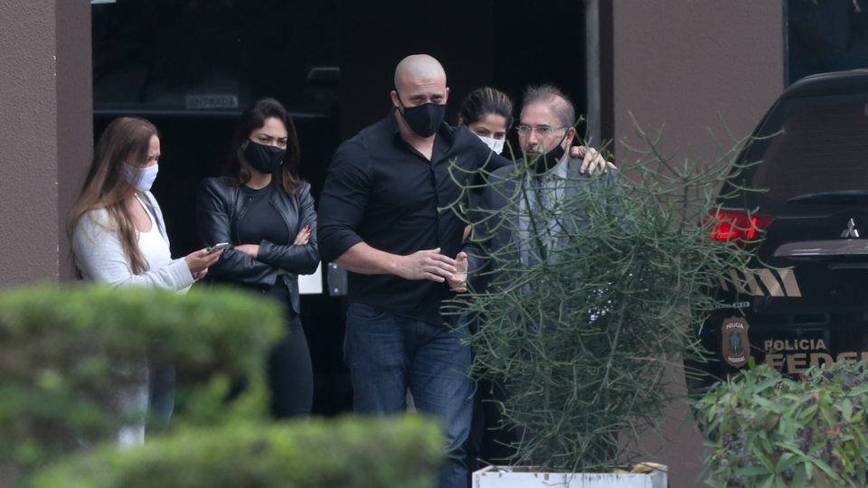 Deputado Daniel Silveira (PSL-RJ) deixa a Polícia Federal, em Brasília, após o cumprimento de uma ordem de busca e apreensão contra ele: Operação Lume cumpre 21 mandados.