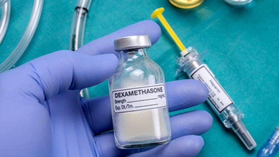 Dexametasona é testada em tratamento de covid-19.