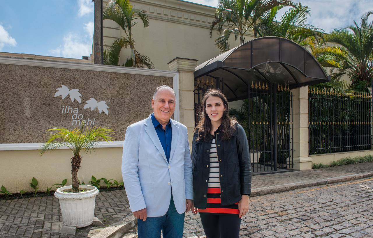 O proprietário João Jacob Mehl e sua filha Luiza. O proprietário João Jacob Mehl e sua filha Luiza.