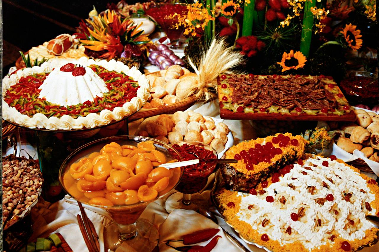 Mesa farta sempre foi a marca do buffet Ilha do Mehl. Mesa farta sempre foi a marca do buffet Ilha do Mehl.