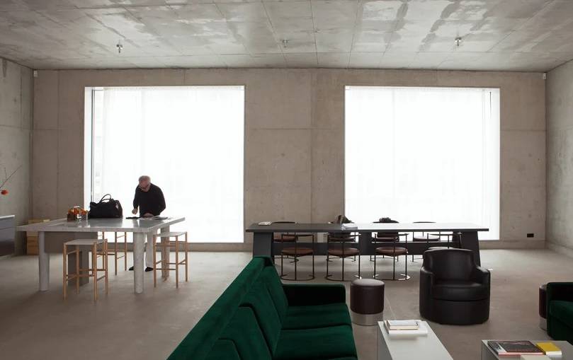 Documentário mostra as casas e como vivem 8 arquitetos contemporâneos famosos Casa de David Chipperfield em Berlim. Foto: Davide Pizzigoni
