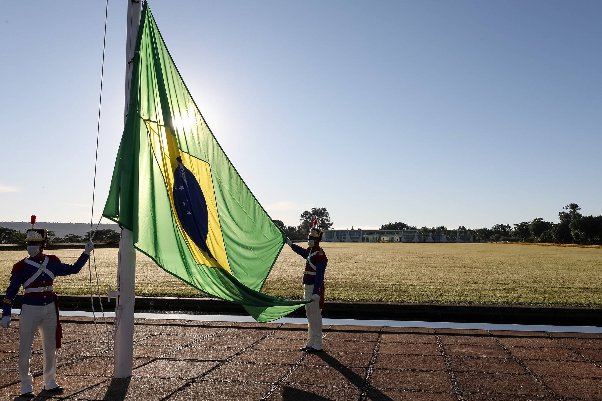 Só a política pode salvar a economia brasileira