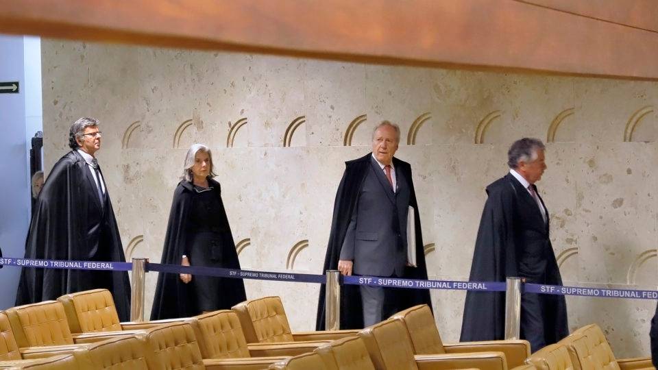 Plenário do STF julga, a partir das 9h30 desta quarta-feira (17), se inquérito das fake news é constitucional ou não.