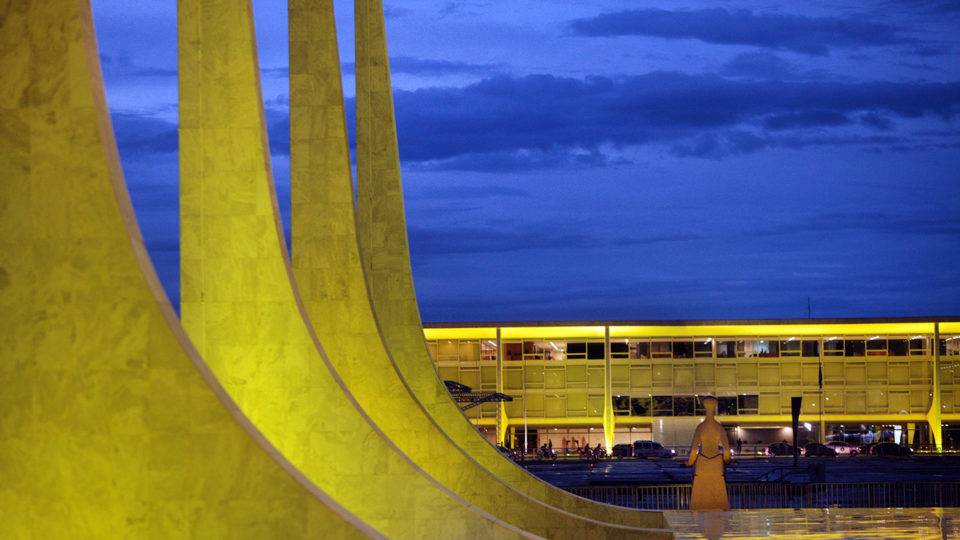 Fica feio para a democracia brasileira que um dos poderes esteja extrapolando Relação estremecida entre os poderes: STF e Planalto não se entendem