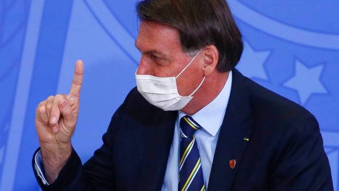 Bolsonaro deve usar máscara em ambiente público, decide Justiça ...