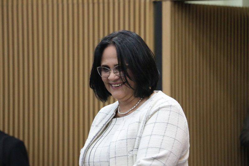 Observatório para incentivar pesquisas sobre família é criado pelo ministério de Damares Ministra Damares Alves