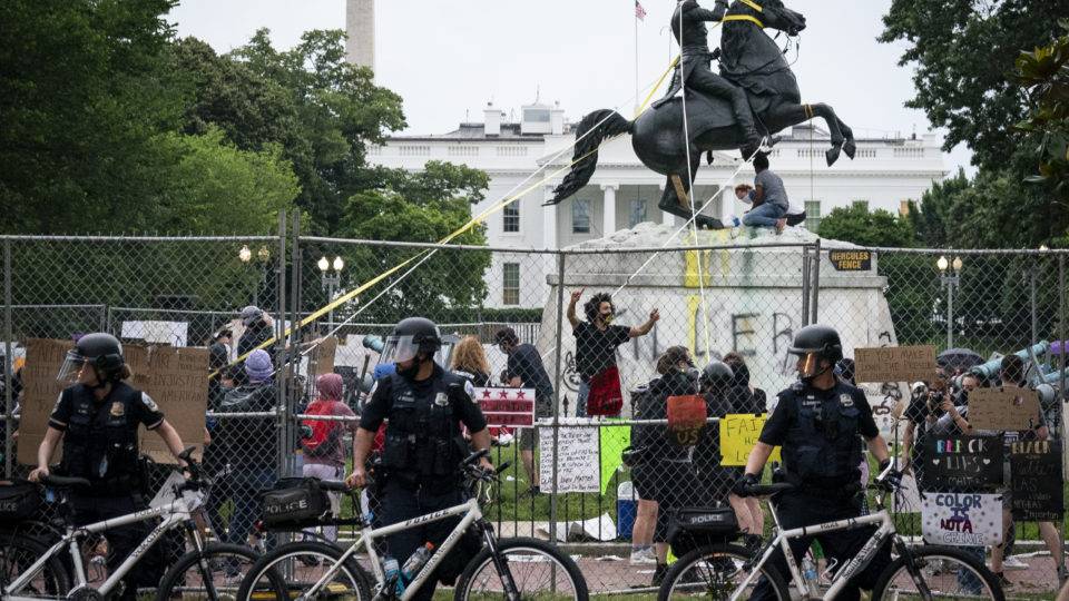 Este é o momento mais estúpido da história dos EUA? protestos andrew jackson