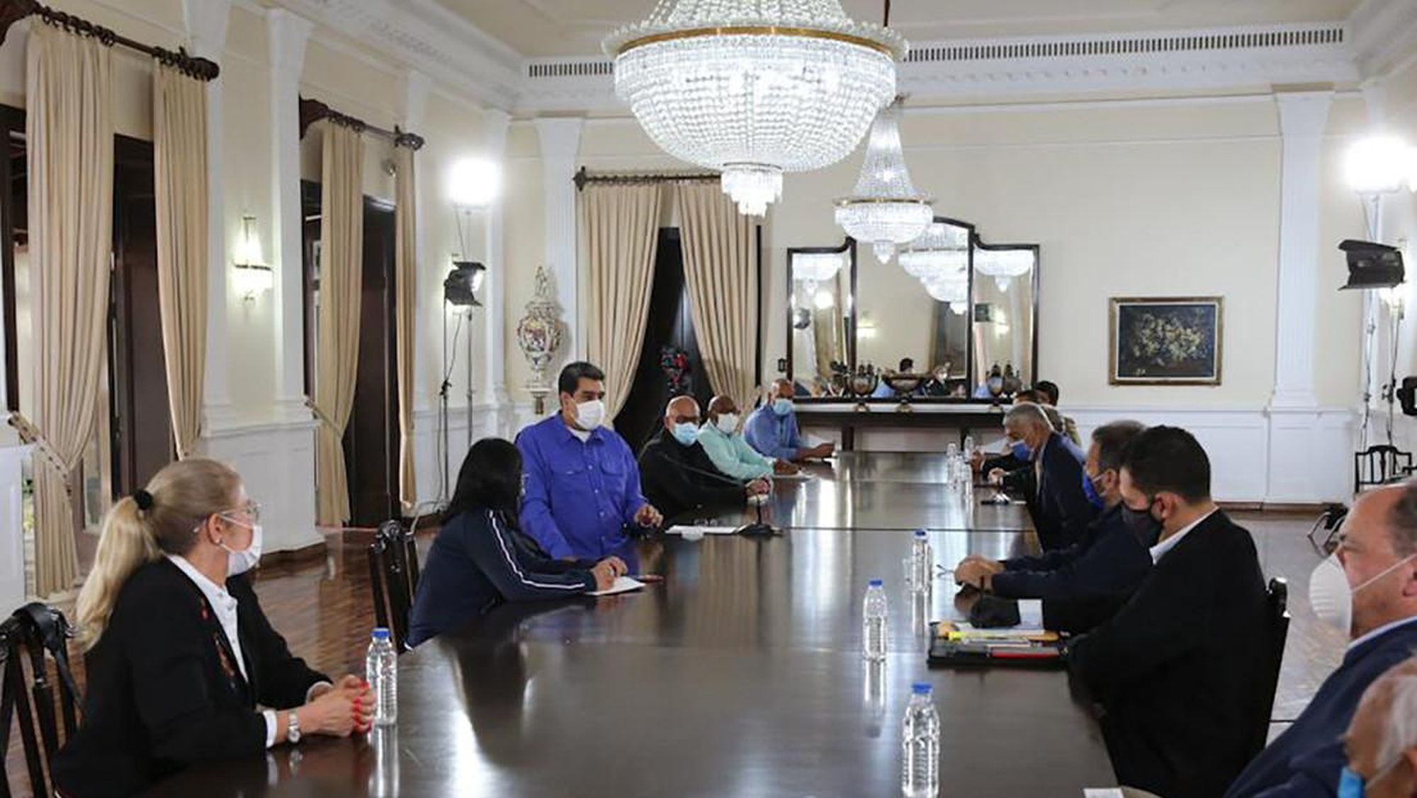 Maduro em reunião com oposicionistas