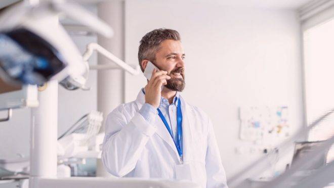 Após liberação da telemedicina durante a pandemia, teleodontologia permite monitoramento remoto na ortodontia.