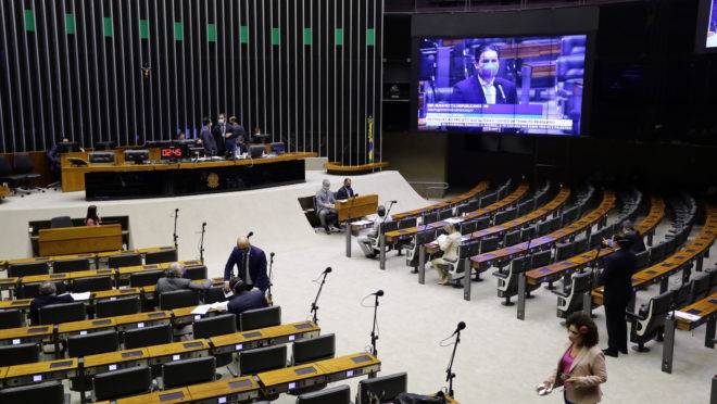 Câmara dos Deputados em sessão remota durante a pandemia de coronavírus