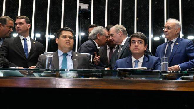 PEC Emergencial deixou de ser prioridade para o Senado, que quer focar na proposta que reformula o Pacto Federativo.