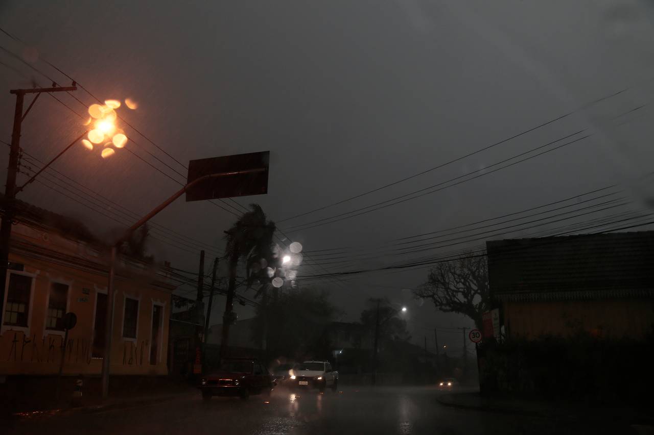 Tempo fechado em Curitiba