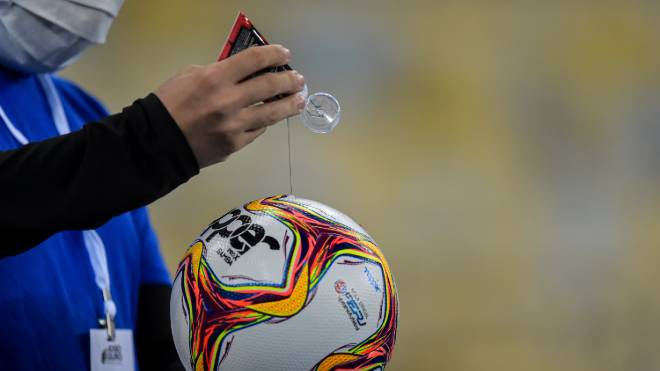 Campeonato Carioca retornou e logo foi paralisado novamente