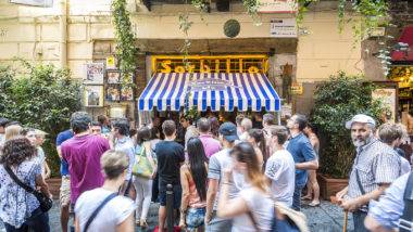 Aplicativo cria fila virtual para bares e restaurantes