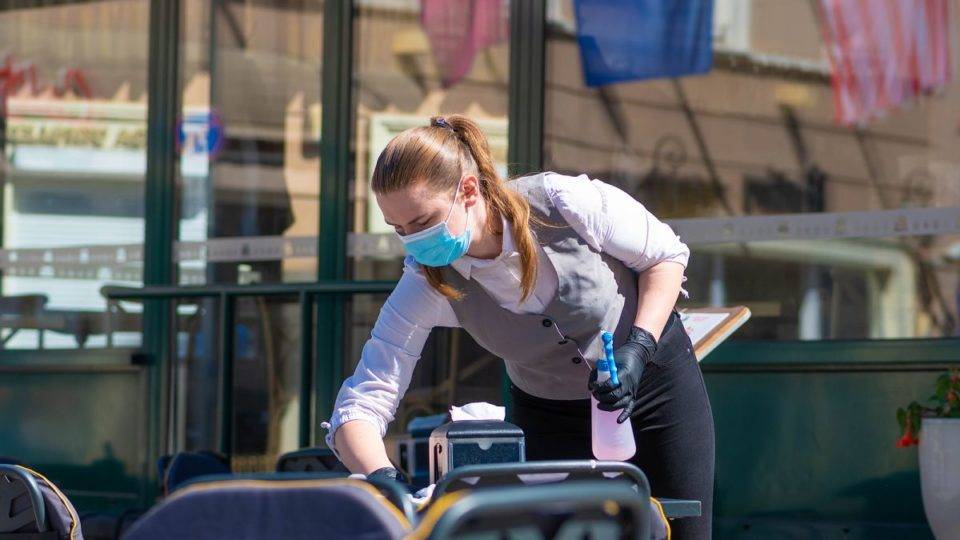 Novo selo no estilo ISO certifica restaurantes seguros contra o coronavírus Certificação
