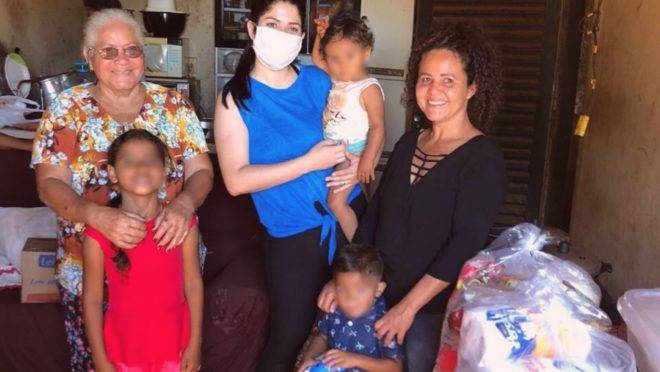 Dona Marilda chega a alimentar, todos os dias, 180 pessoas