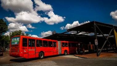 Ônibus biarticulado