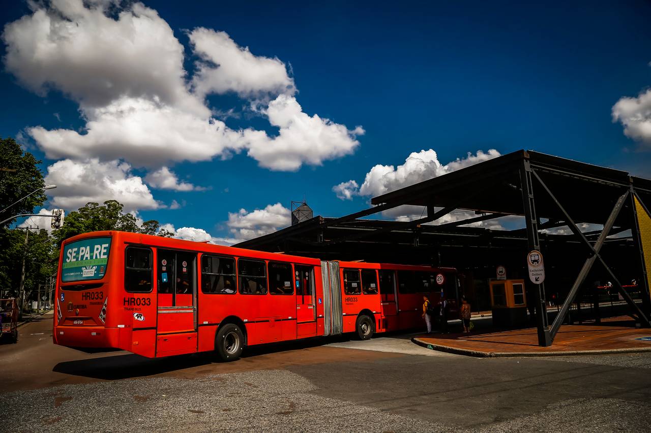 Ônibus biarticulado