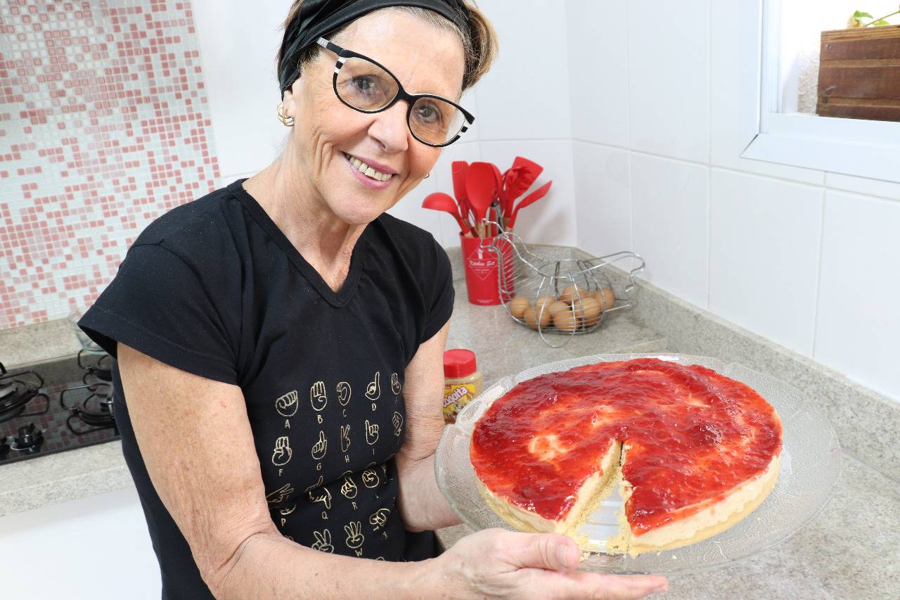 O cheesecake com creme de amendoim é uma das experimentações de Vera. Foto: Arquivo Pessoal O cheesecake com creme de amendoim é uma das experimentações de Vera. Foto: Arquivo Pessoal