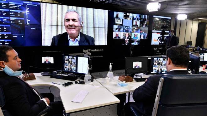 Relator do projeto das fake news, Angelo Coronel (PSD-BA) discursa em sessão do Senado: proposta está na pauta desta terça-feira (30).